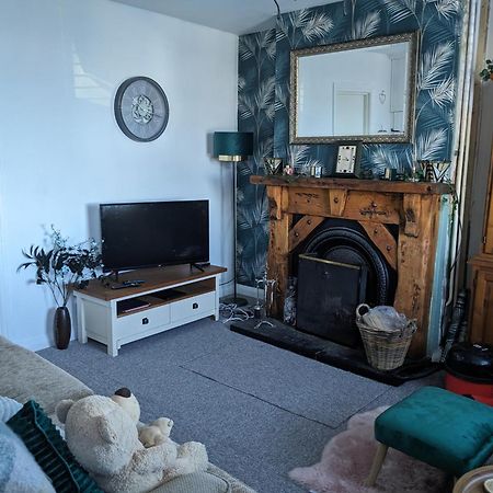 Cosy Cottage With Sea & Mountain Views 카를로이 외부 사진
